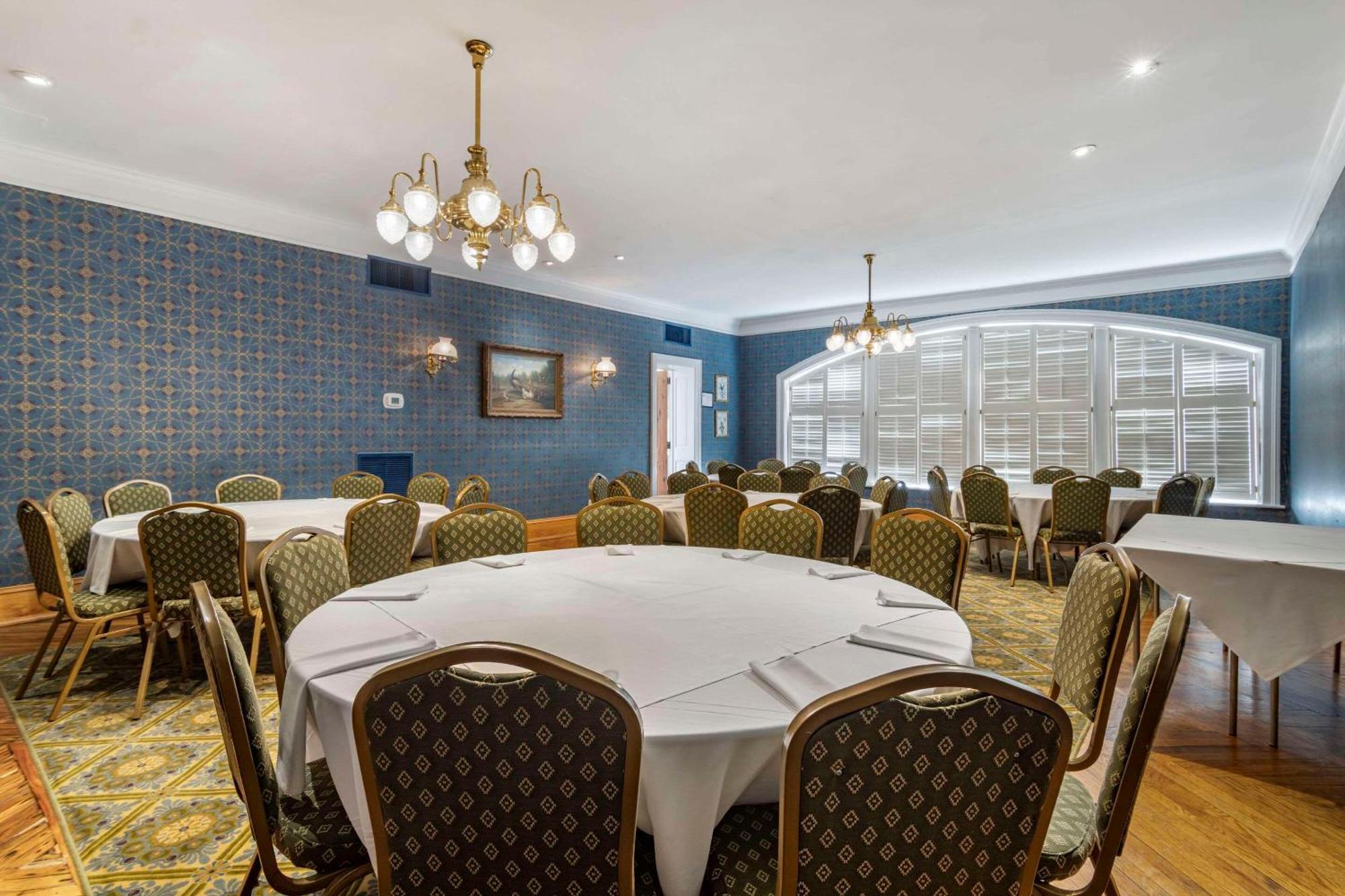 Windsor Hotel, Ascend Hotel Collection Americus Ngoại thất bức ảnh